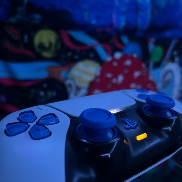 Ps5 dualsense controller - Picture 4 of 7